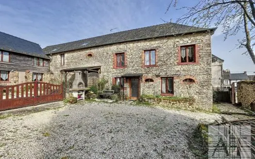 Property for sale, 9 rooms, 242 m² – 53700