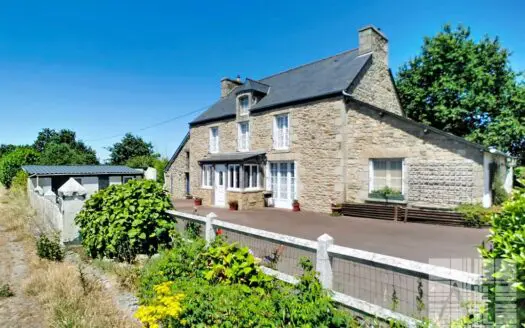 Maison à vendre, 7 pièces, 142 m² – 22130