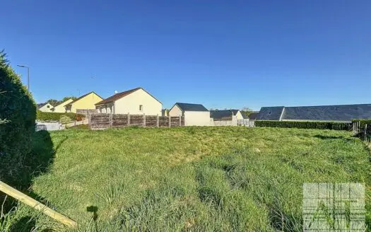 Land to build for sale, 705 m² – 53420